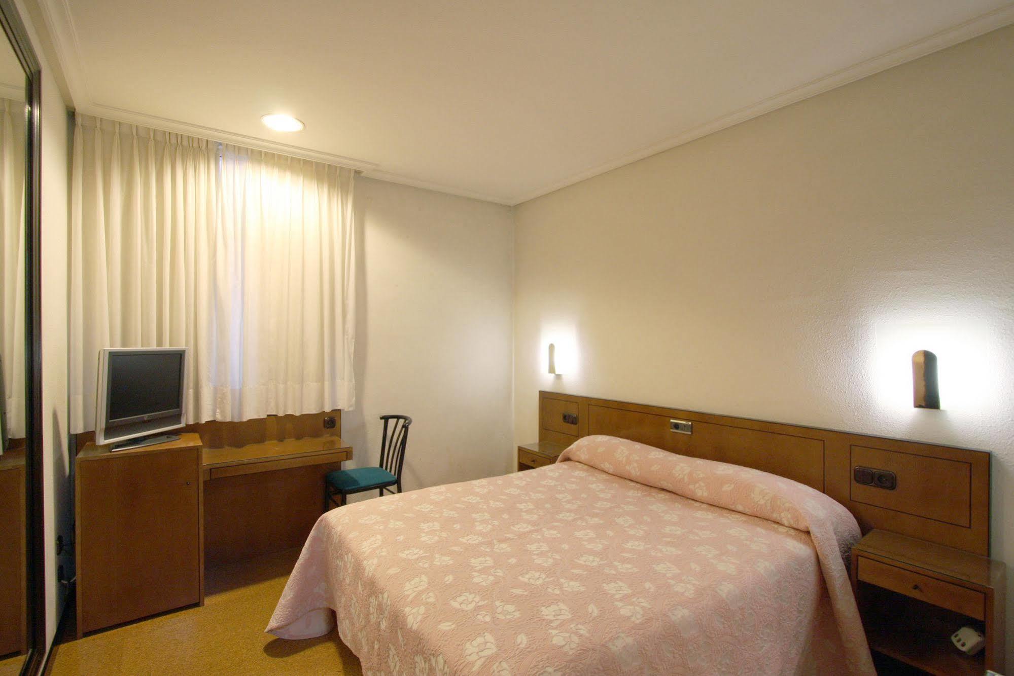 Santacruz Hotell Oviedo Exteriör bild
