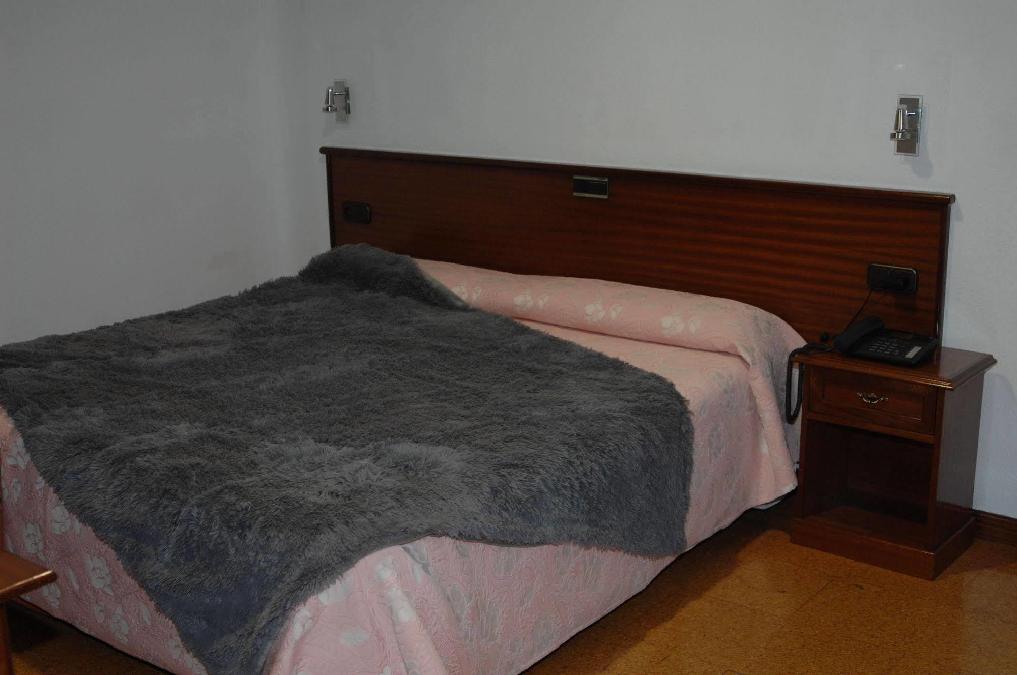 Santacruz Hotell Oviedo Exteriör bild