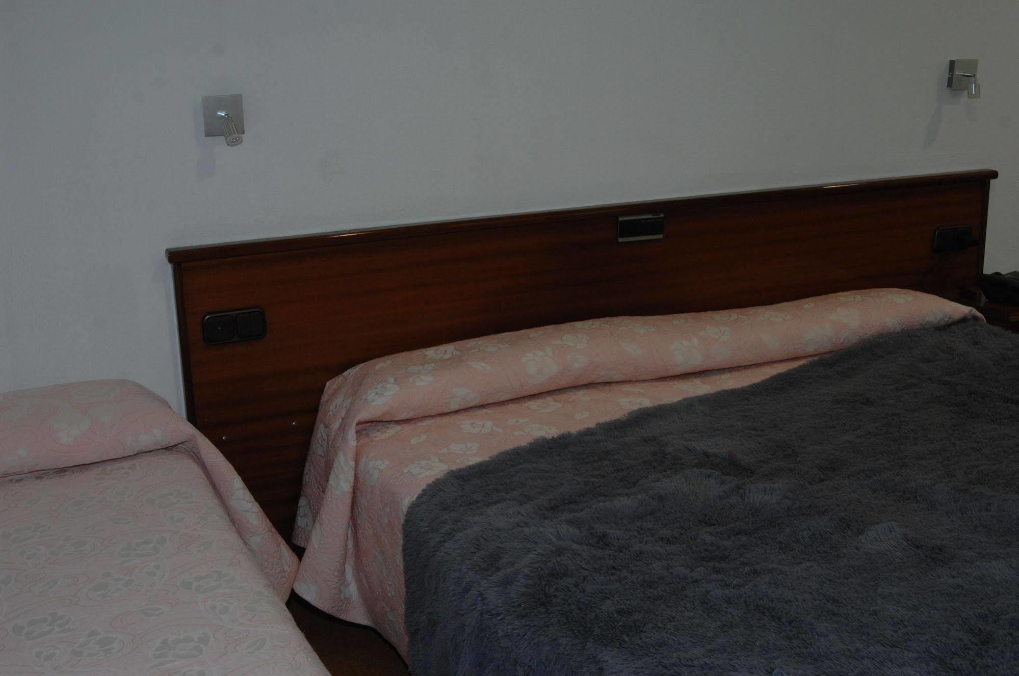 Santacruz Hotell Oviedo Exteriör bild